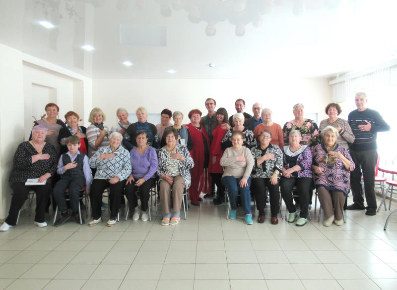 Мы дарим вам свои сердца.  